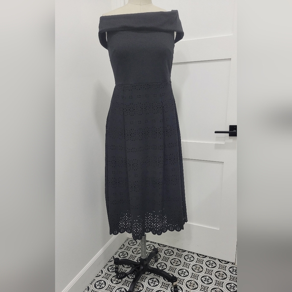 Banana Republic Black Off-Shoulder Laser Cut Ponte Midi Dress Size 10 - Picture 3 of 13